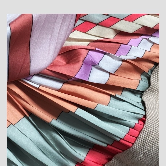 Skies Are Blue Carmine Print Mixed Media Pleated Midi Dress Mock Neck Sleeveless - Picture 13 of 16